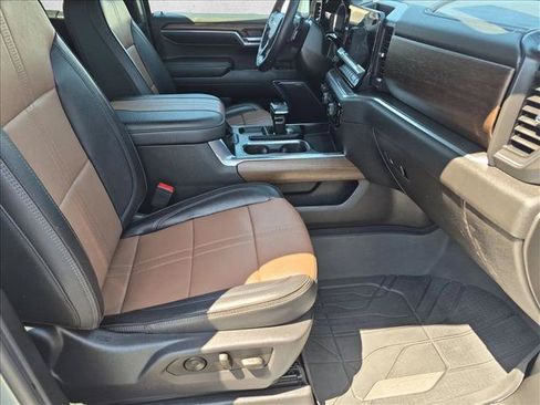 Used 2024 Chevrolet Silverado 1500 High Country AWD/4WD image 30