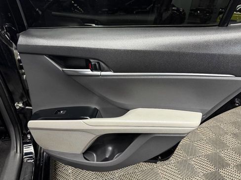 Used 2019 Toyota Camry LE w/ Carpet Mat Package image 51