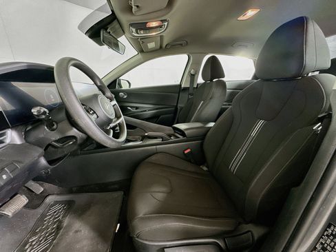 Used 2024 Hyundai Elantra SEL FWD image 13