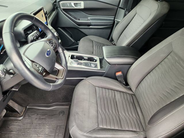 Used 2020 Ford Explorer XLT w/ Comfort Package AWD/4WD image 14