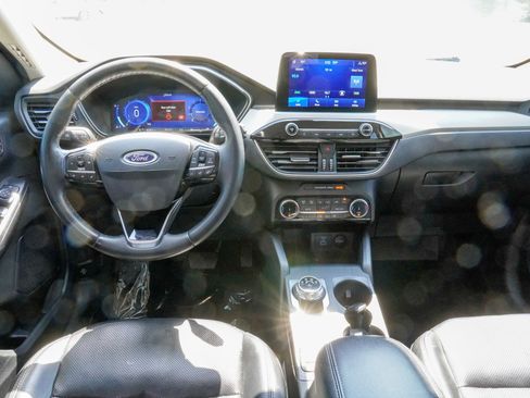 Used 2022 Ford Escape SEL w/ Technology Package AWD/4WD image 12