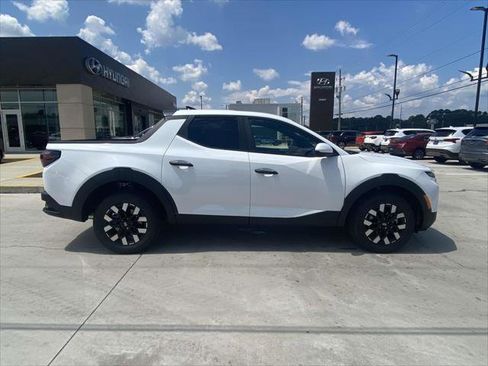New 2026 Hyundai Santa Cruz SE FWD image 2