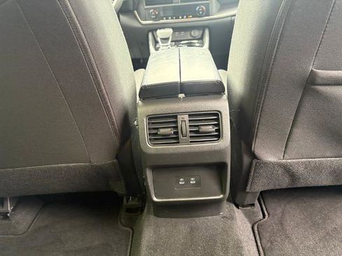 Certified 2024 Nissan Rogue SV image 23