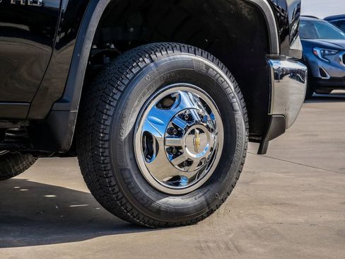 New 2026 Chevrolet Silverado 3500 LT image 9