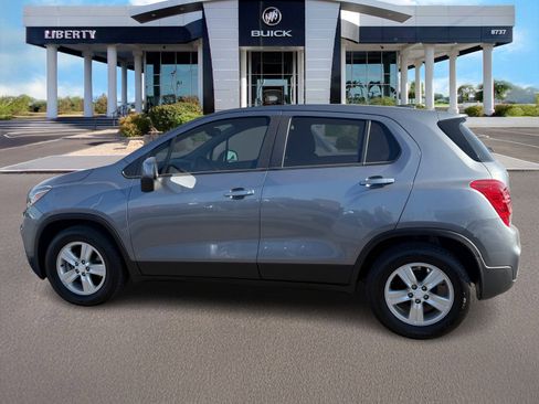 Used 2020 Chevrolet Trax LS FWD image 7
