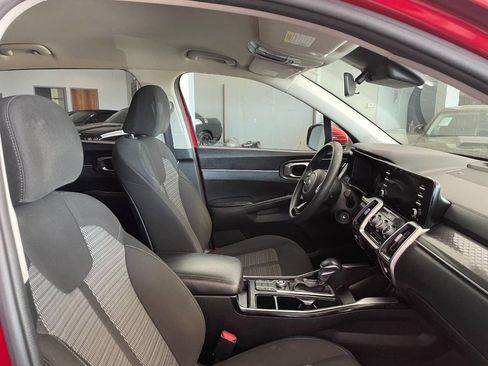 Used 2021 Kia Sorento LX image 29