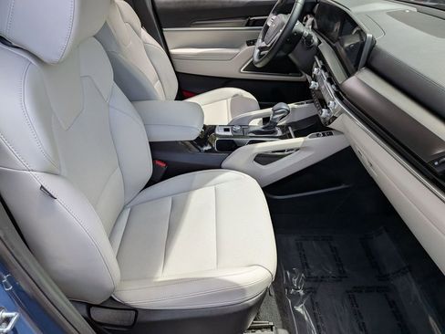 Used 2025 Kia Telluride S FWD image 33