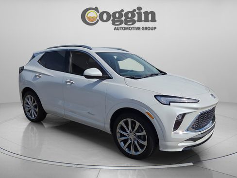 Used 2024 Buick Encore GX Avenir w/ Avenir Convenience Package FWD image 7