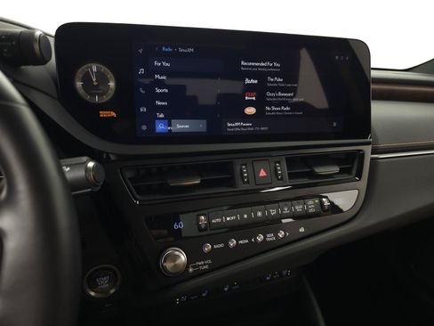 Used 2025 Lexus ES 350 w/ Accessory Package (Z2) FWD image 24