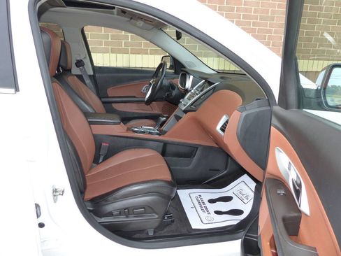 Used 2016 Chevrolet Equinox LTZ w/ Enhanced Convenience Package AWD/4WD image 40