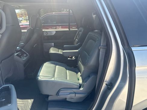 Used 2020 Lincoln Navigator L Reserve w/ Luxury Package AWD/4WD image 5