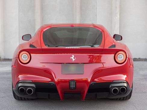Used 2014 Ferrari F12 Berlinetta RWD image 18