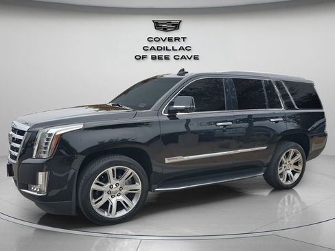 Used 2017 Cadillac Escalade Luxury image 4