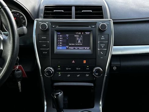 Used 2017 Toyota Camry SE FWD image 18