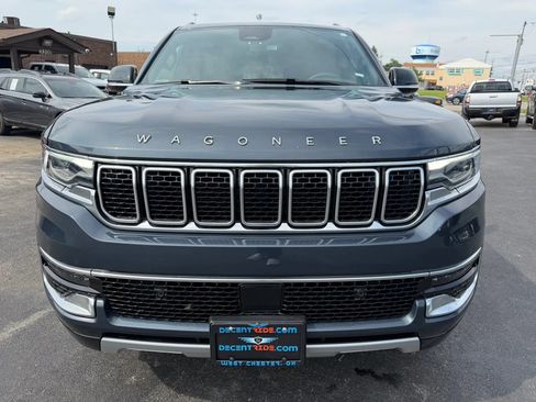 Used 2024 Jeep Wagoneer L Series II w/ Flexible Seating Group RWD image 8