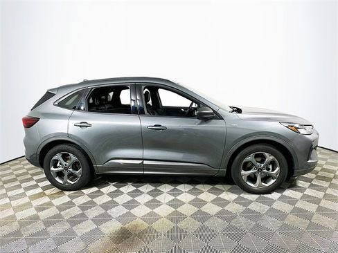 Used 2024 Ford Escape ST-Line image 2