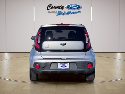 Used 2019 Kia Soul image 11