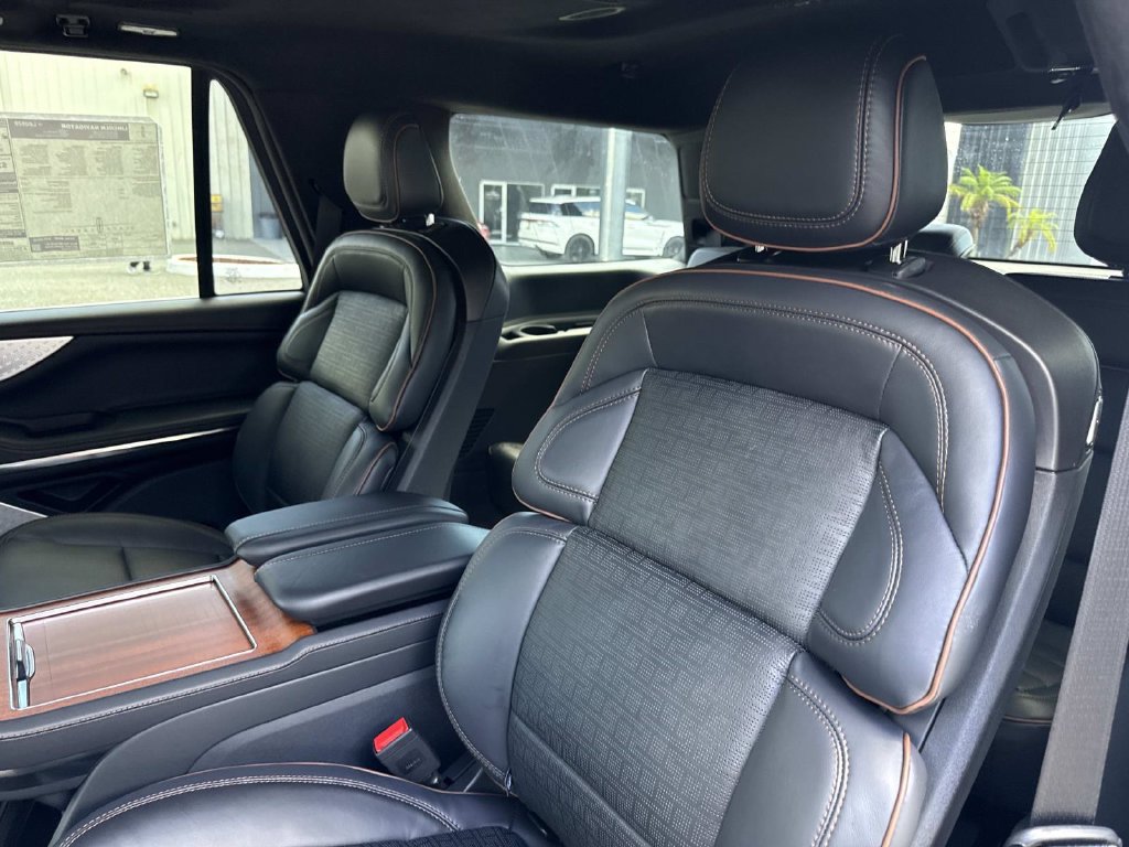 New 2027 Lincoln Navigator Black Label AWD/4WD image 15