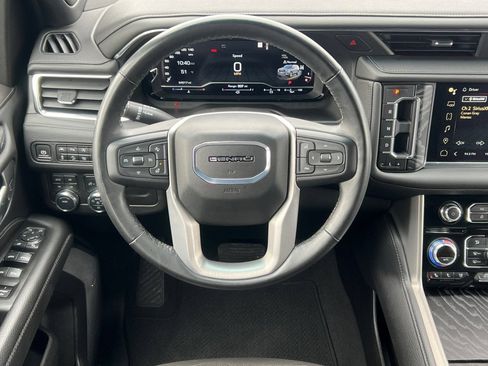 Used 2024 GMC Yukon Denali AWD/4WD image 19