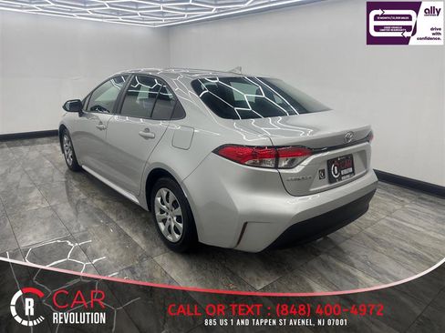 Used 2023 Toyota Corolla LE image 4