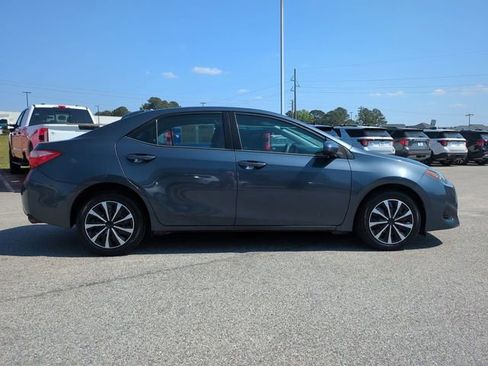 Used 2019 Toyota Corolla LE image 3