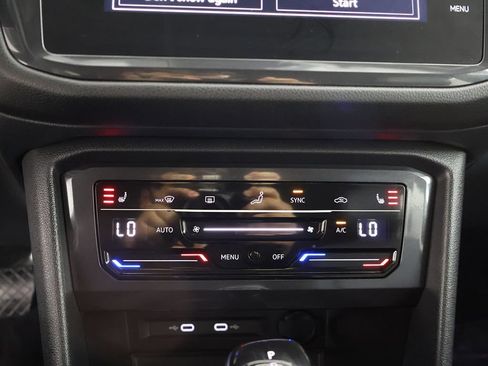 Used 2023 Volkswagen Tiguan SE FWD image 47
