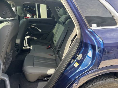 Used 2025 Audi Q5 Premium w/ Convenience Package image 14