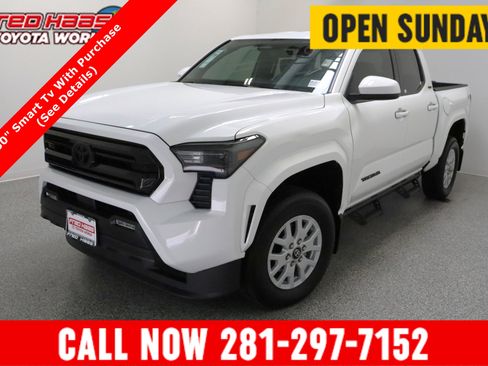 Certified 2025 Toyota Tacoma SR5 image 1