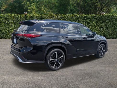 Used 2022 Toyota Highlander XSE image 4
