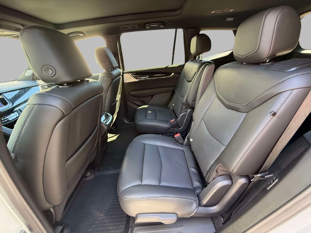 Used 2024 Cadillac XT6 Premium Luxury w/ Technology Package AWD/4WD image 20