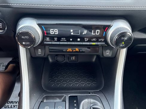 Used 2024 Toyota RAV4 XLE AWD/4WD image 16