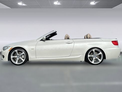 Used 2013 BMW 335i Convertible image 2