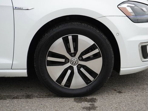 Used 2016 Volkswagen e-Golf SEL Premium w/ Driver Assistance Package FWD image 13