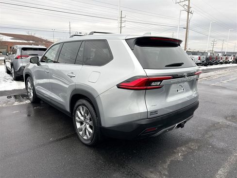 Used 2024 Toyota Grand Highlander Limited image 6