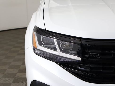 Used 2023 Volkswagen Atlas Cross Sport SEL R-Line image 15