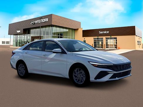 New 2026 Hyundai Elantra Hybrid FWD image 10