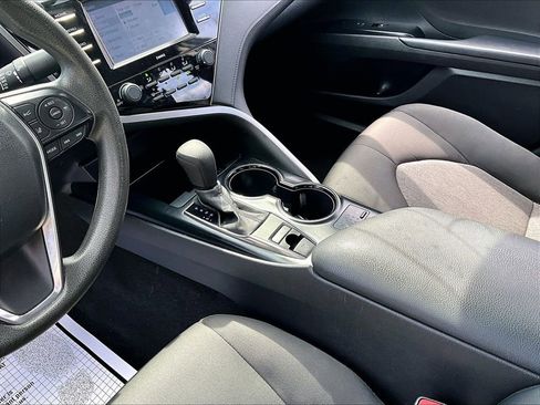 Used 2020 Toyota Camry LE w/ Convenience Package image 13
