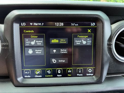 Used 2020 Jeep Wrangler Unlimited Sahara AWD/4WD image 13