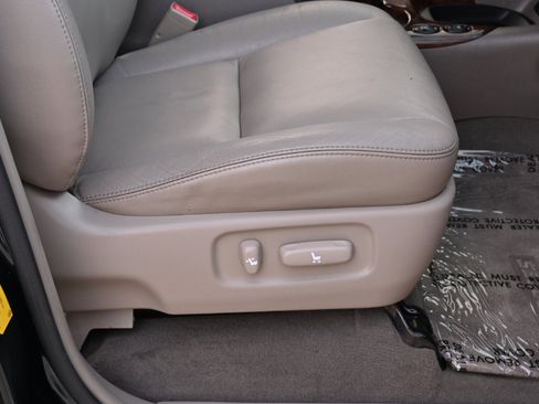 Used 2006 Toyota Sequoia Limited image 28