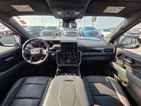 Used 2025 GMC Yukon XL AT4 AWD/4WD image 27