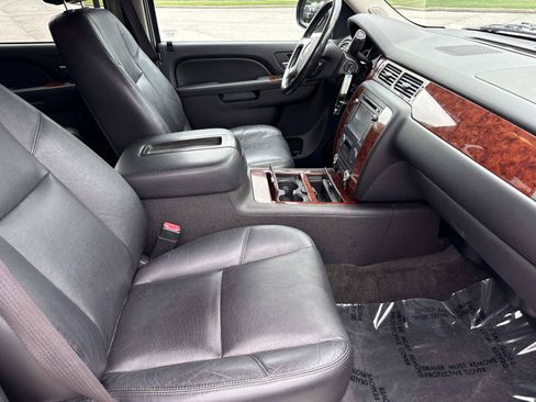 Used 2013 Chevrolet Suburban LTZ AWD/4WD image 33