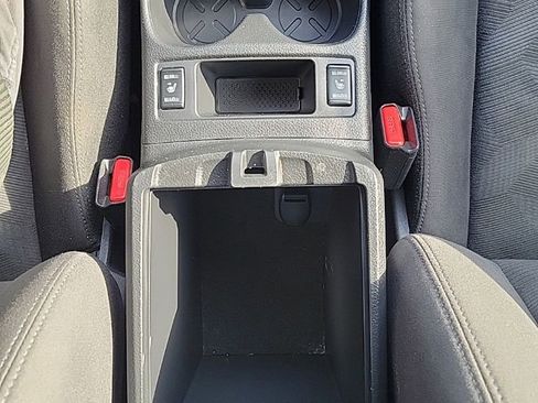 Used 2016 Nissan Rogue SV w/ SV Premium Package image 10