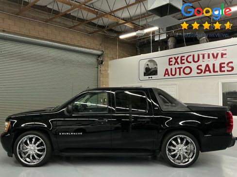 Used 2007 Chevrolet Avalanche LS image 8