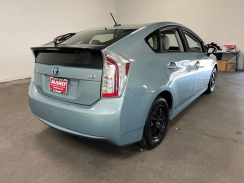 Used 2015 Toyota Prius Three FWD image 3