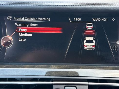 Used 2015 BMW 750Li xDrive AWD/4WD image 25