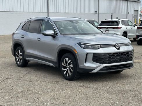 New 2025 Volkswagen Tiguan S AWD/4WD image 5