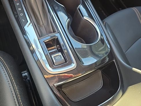 Used 2024 Chevrolet Equinox Premier AWD/4WD image 63