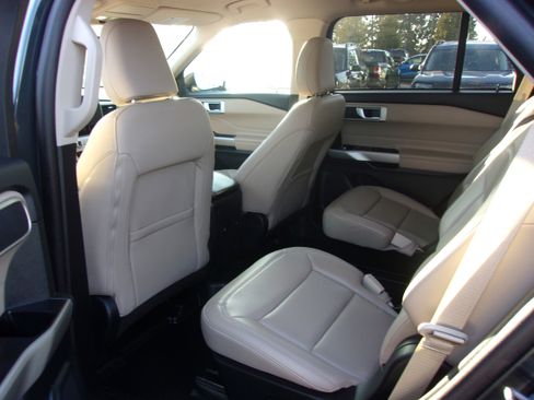 Certified 2023 Ford Explorer XLT w/ Equipment Group 202A image 10