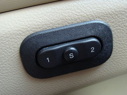 Used 2015 Jeep Grand Cherokee Limited w/ Luxury Group II image 31