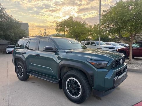 Used 2025 Toyota 4Runner TRD Off-Road AWD/4WD image 3